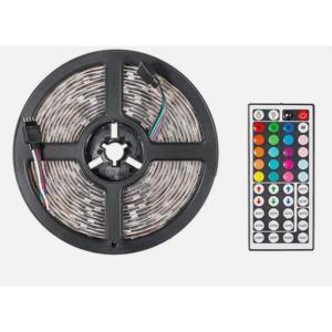 Strisce luminose led con lunghezza totale di 5 metri, dotate di adesivo posteriore per il fissaggio su superfici piane. utilizzabili per ambienti interni, illuminazione d'accento o decorativa. collegamento tramite alimentatore incluso.