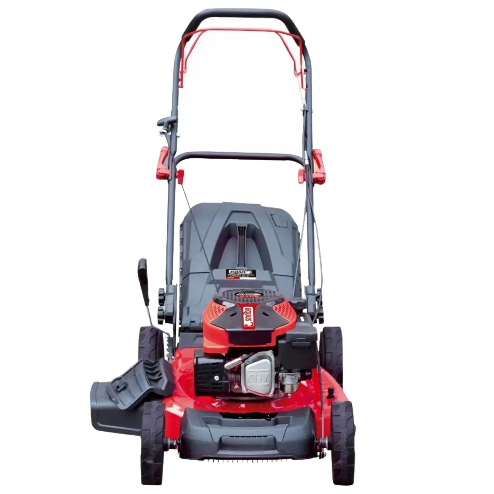boxer boxer tagliaerba a scoppio 3.6 kw - foto 3 Tagliaerba Boxer 3.6 kW durante il funzionamento