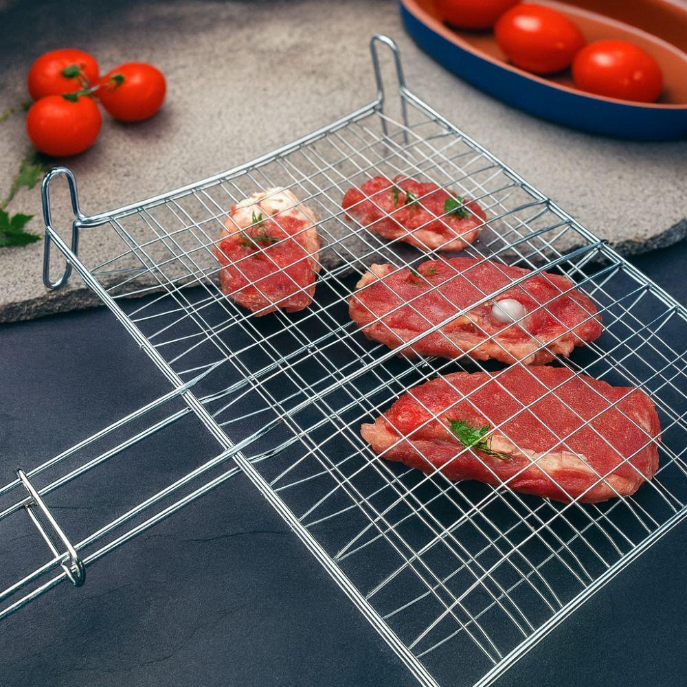 galileo galileo bestbq graticola doppia con impugnatura - foto 4 Graticola doppia in uso con carne alla griglia, pomodori e accessori