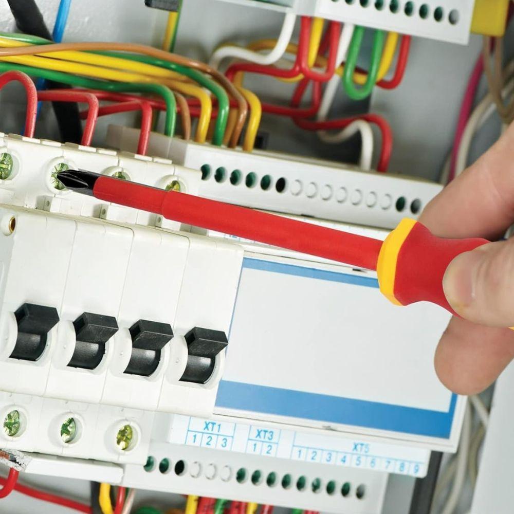  set di 5 cacciaviti isolati e 1 tester - foto 3