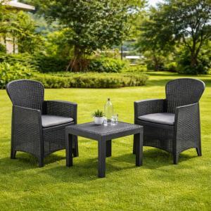 Set giardino con tavolino e cuscini effetto rattan